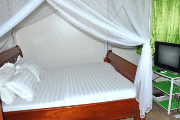 Room 4 of 20