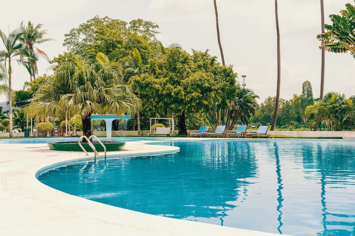 Hotel Pool