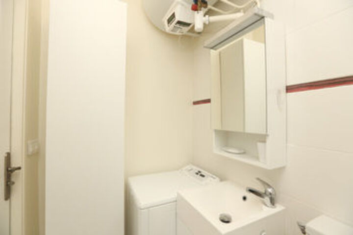 Room 10 of 50