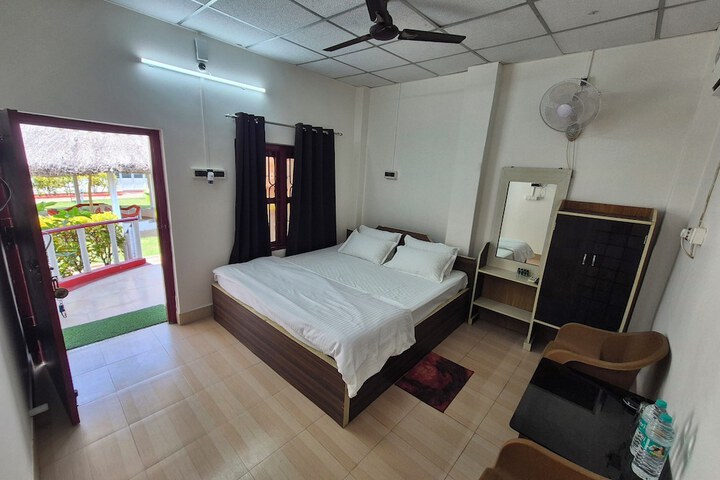 Room 5 of 31