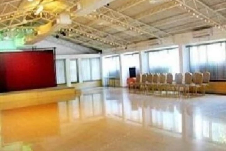 Ballroom/Hall 24 of 30