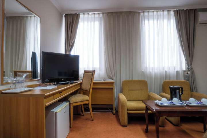 Room 23 of 93