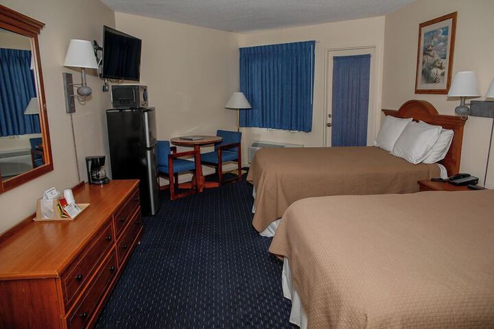 Room 4 of 17