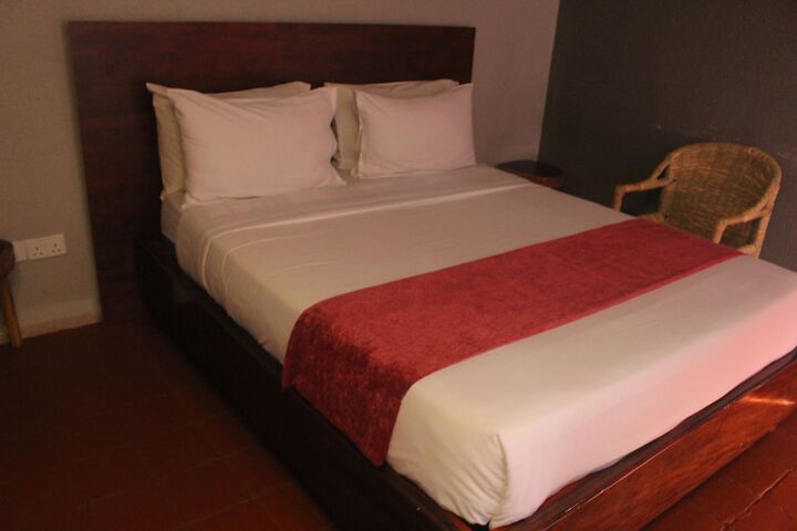 Room 9 of 28