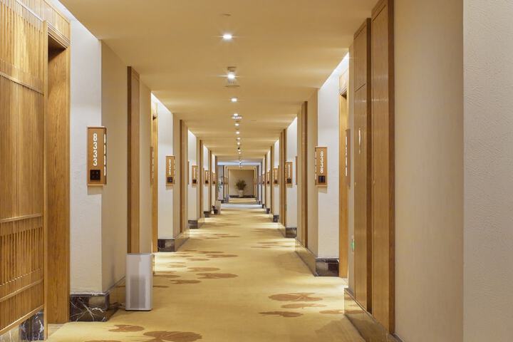 Ballroom/Hall 35 of 42