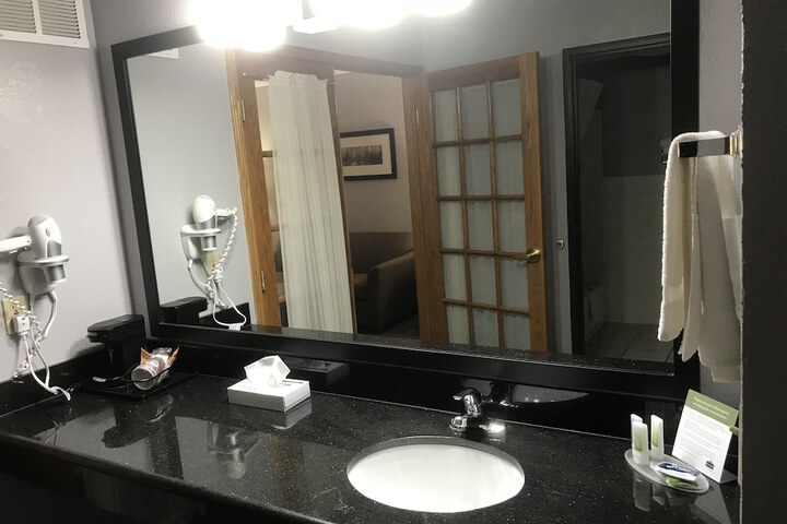 Bathroom sink