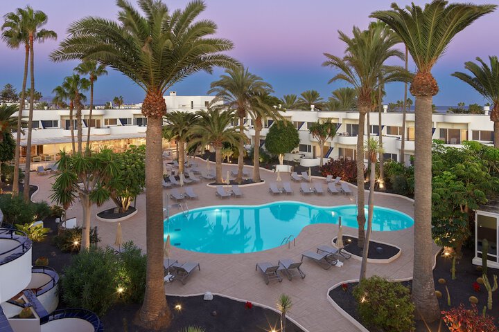 Pools & Facilities