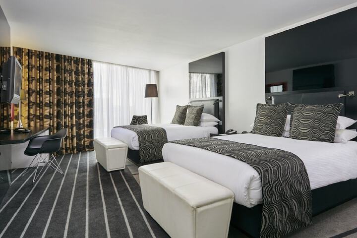 Room 9 of 109