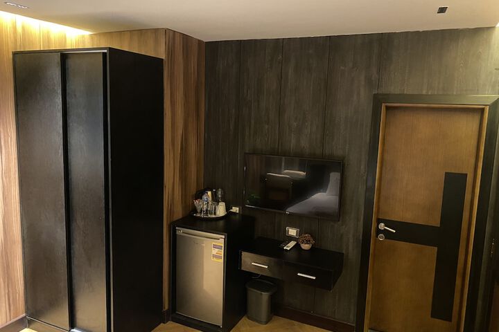 Room 44 of 114