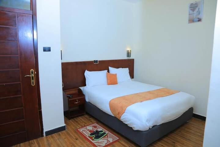 Room 6 of 22