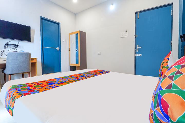Room 9 of 24