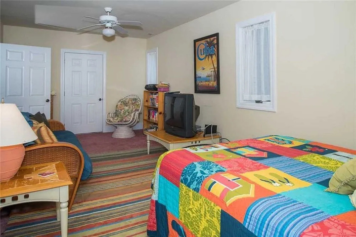Room 4 of 26