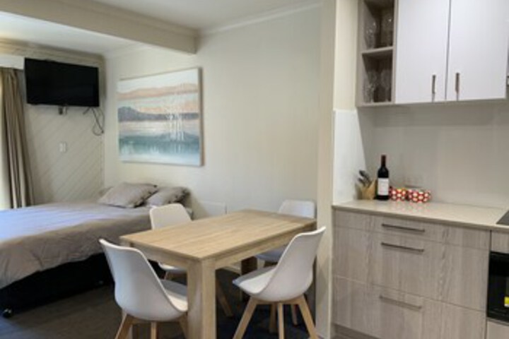 Room 9 of 32