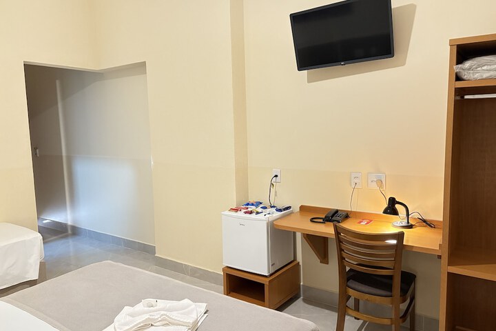 Room 19 of 68