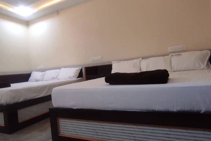 Room 4 of 10
