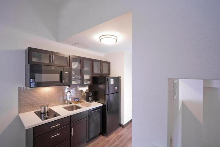 1 King Studio Suite (7 of 8)