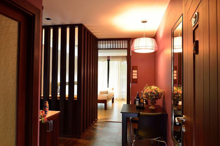 Room 5 of 63