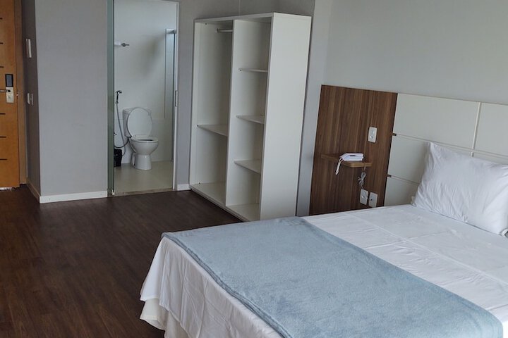 Room 6 of 29