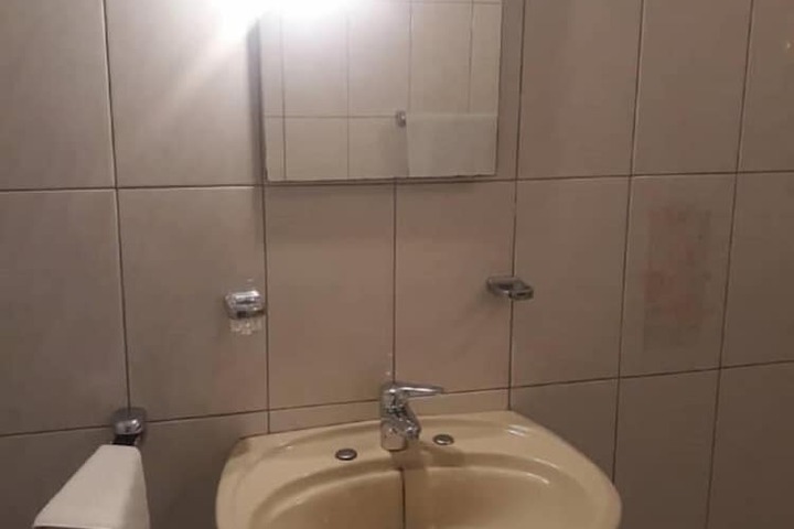 Room 14 of 28