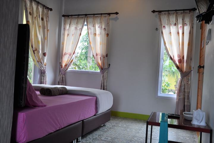 Room 8 of 40