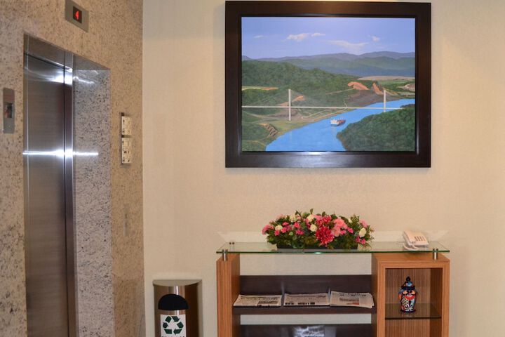 Entrance & Lobby