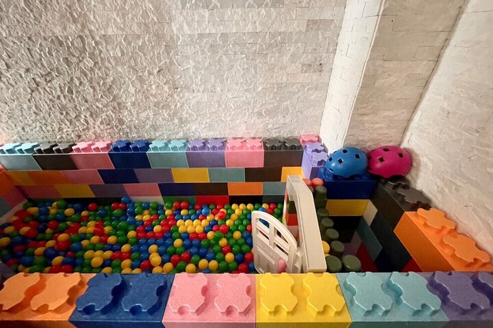 Room 66 of 91