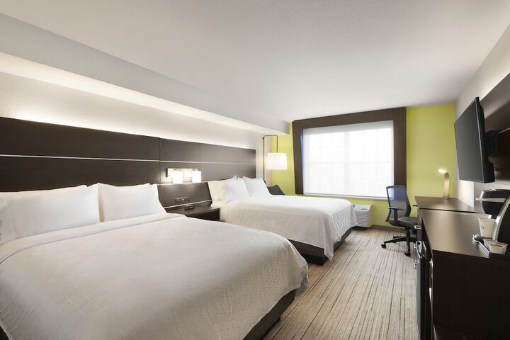 2 Queen Beds (4 of 7)