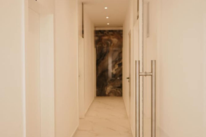 Ballroom/Hall 34 of 38