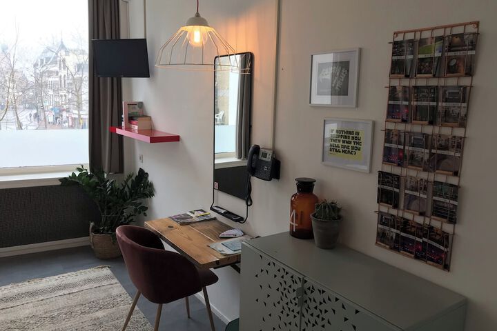 Room 4 of 65