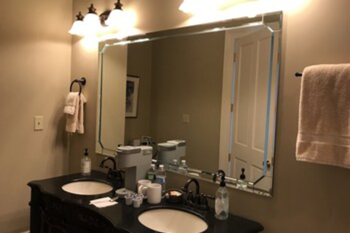 Room 4 of 52