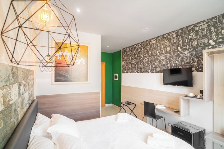 Room 21 of 43