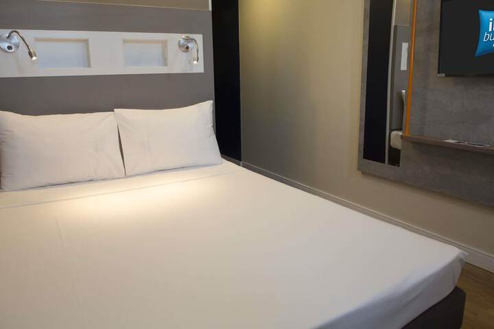 Room 45 of 110