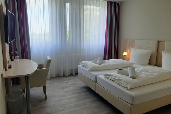 Room 12 of 39