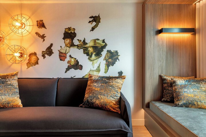 Room 38 of 219
