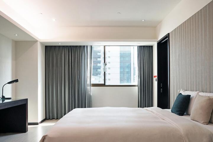 Room 6 of 49