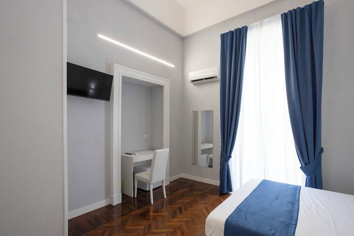 Room 25 of 111