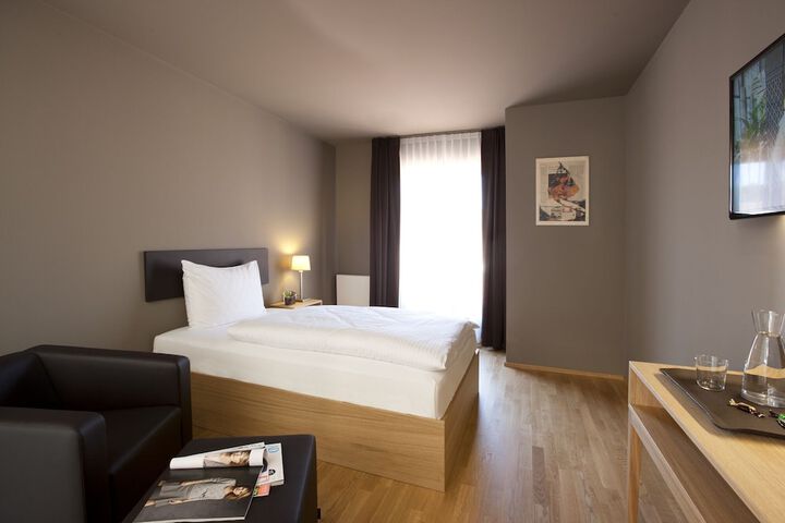 Room 16 of 52