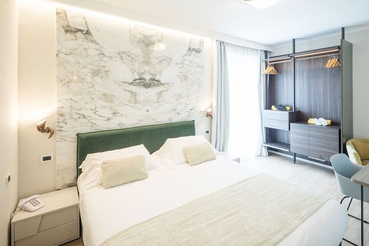 Room 47 of 79