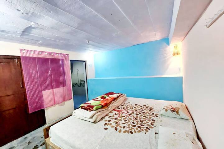 Room 5 of 14