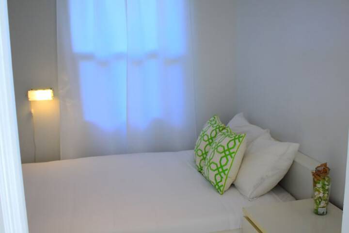 Room 33 of 74