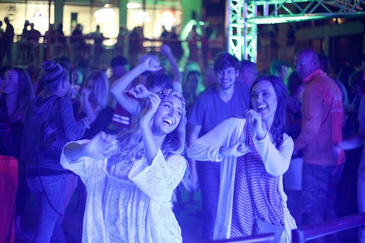 Entertainment 43 of 67