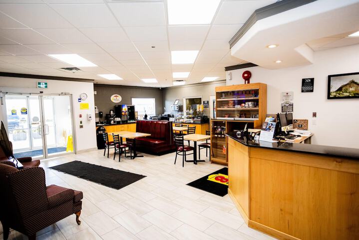 Breakfast/Coffee Service 90 of 105