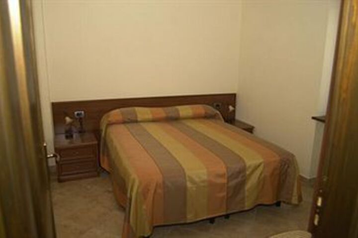 Room 9 of 19