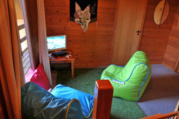 Room 9 of 20