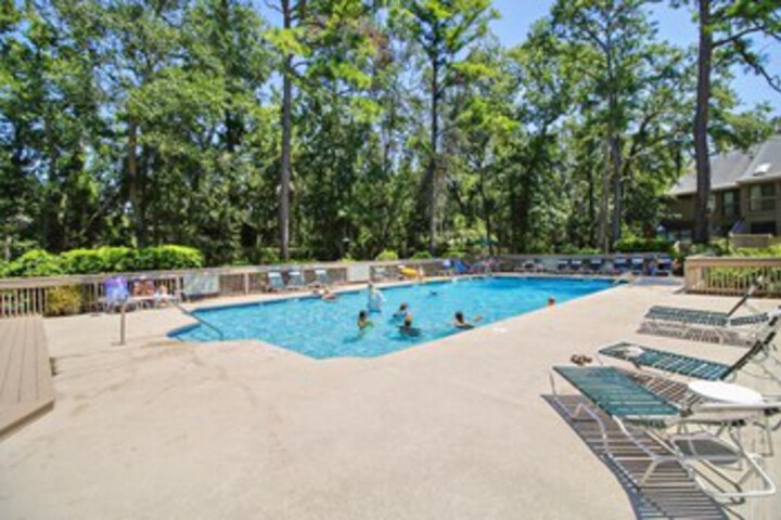 Pool 4 of 7