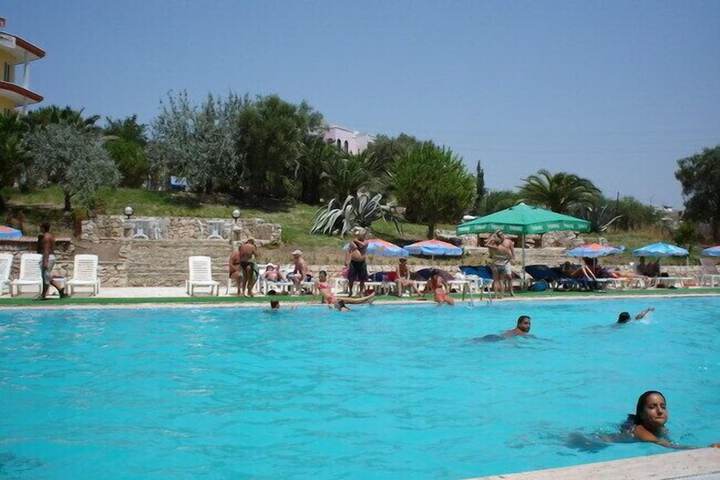 Hotel Pool