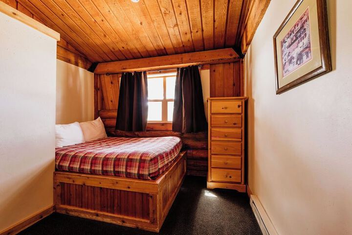 Room 10 of 50