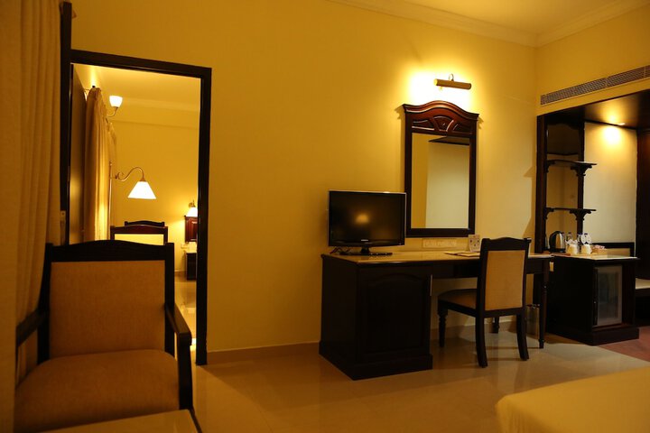 Room 12 of 38