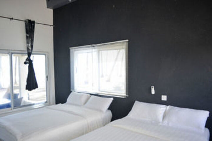 Room 34 of 51