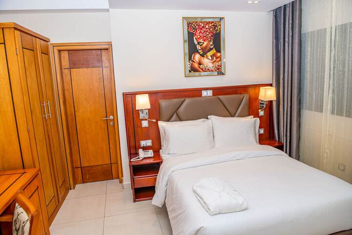 Room 9 of 44